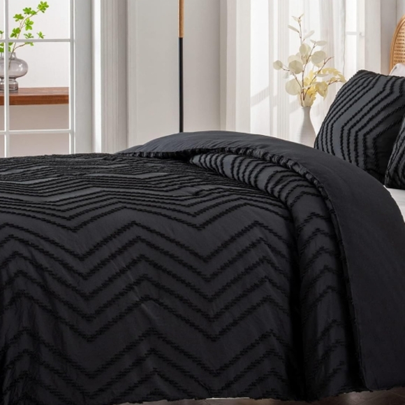 Black Chevron Tufted Zigzag Texture California King Size Bed Comforter Set - Picture 2 of 13
